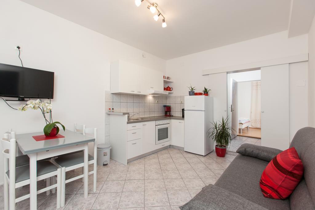 Ivica Apartment *